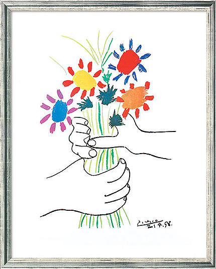  Hände mit Blumenstrauß 