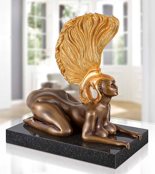  Sphinx mit Goldhelm 